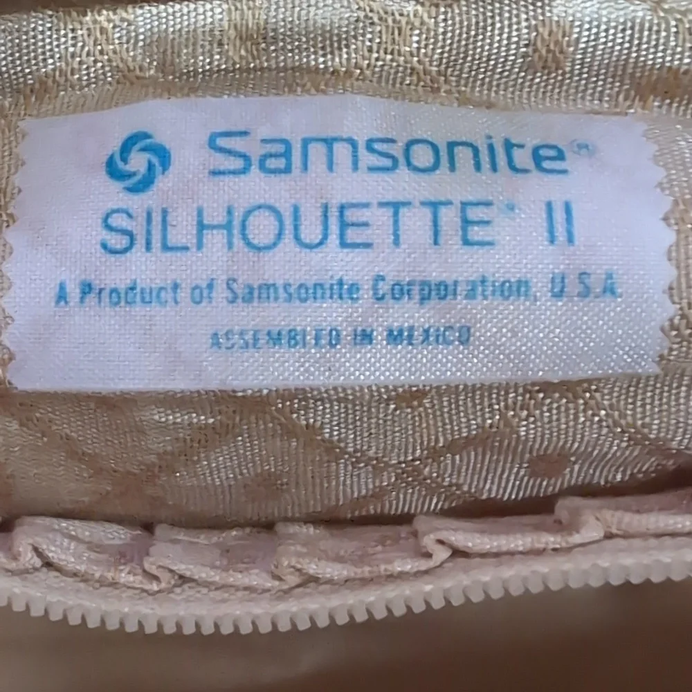Vintage Samsonite Silhouette II Burgundy Red Train Clam Case No keys